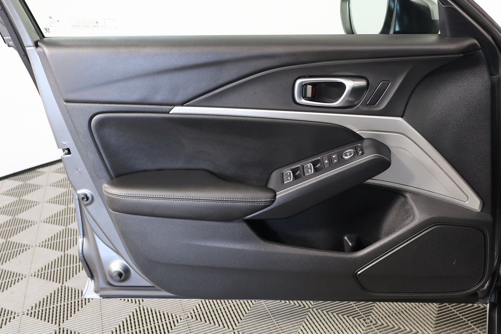 Thumbnail: 2025 Acura Integra - 12