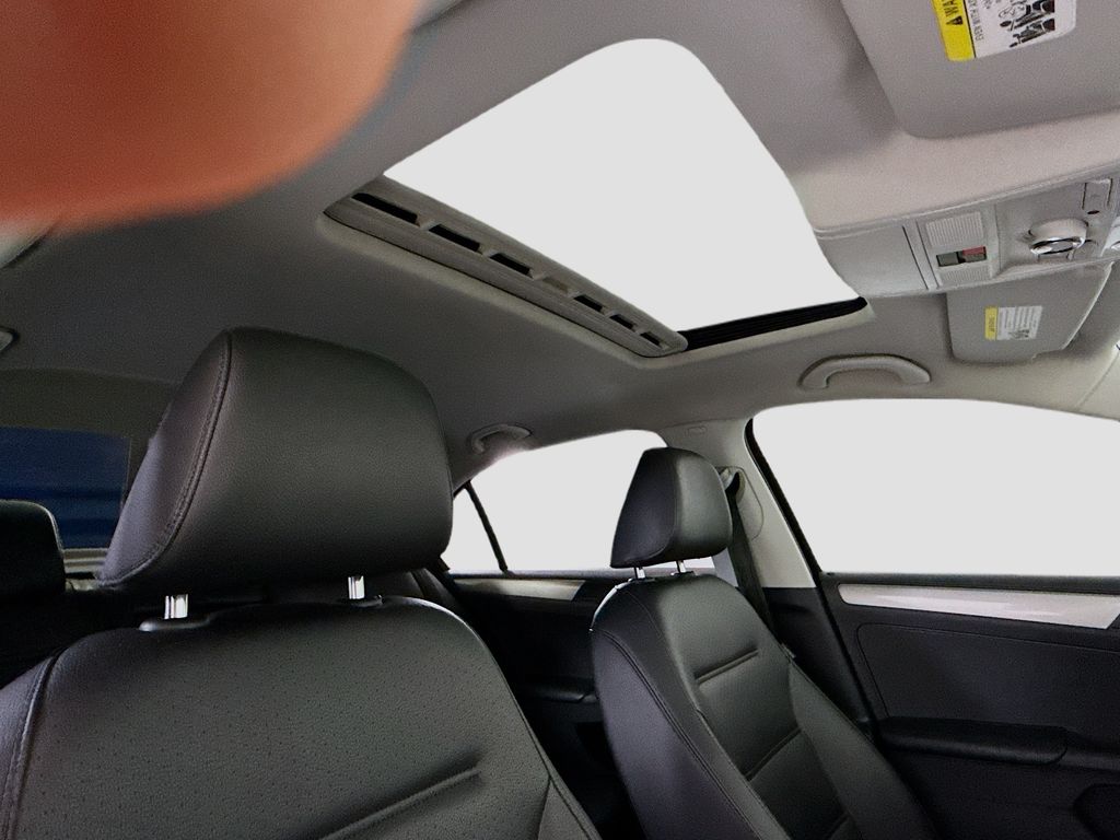 Thumbnail: 2017 Volkswagen Jetta - 18