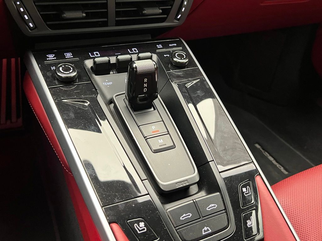 Thumbnail: 2025 Porsche 911 - 11