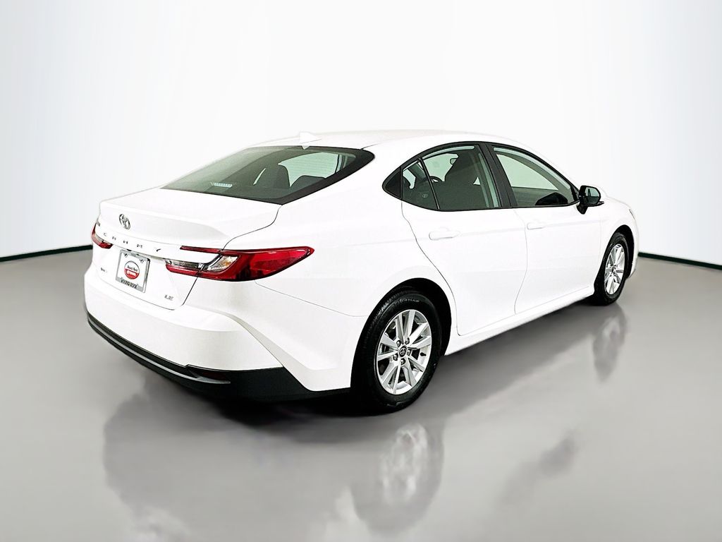 2025 Toyota Camry LE 5