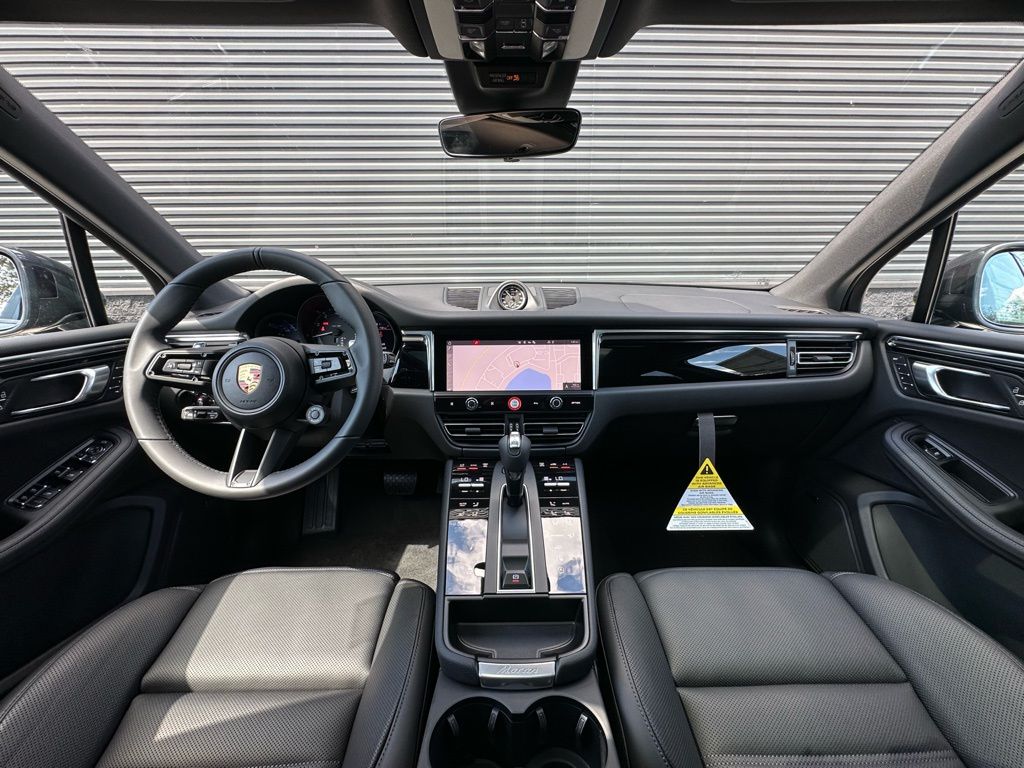 Thumbnail: 2026 Porsche Macan - 6