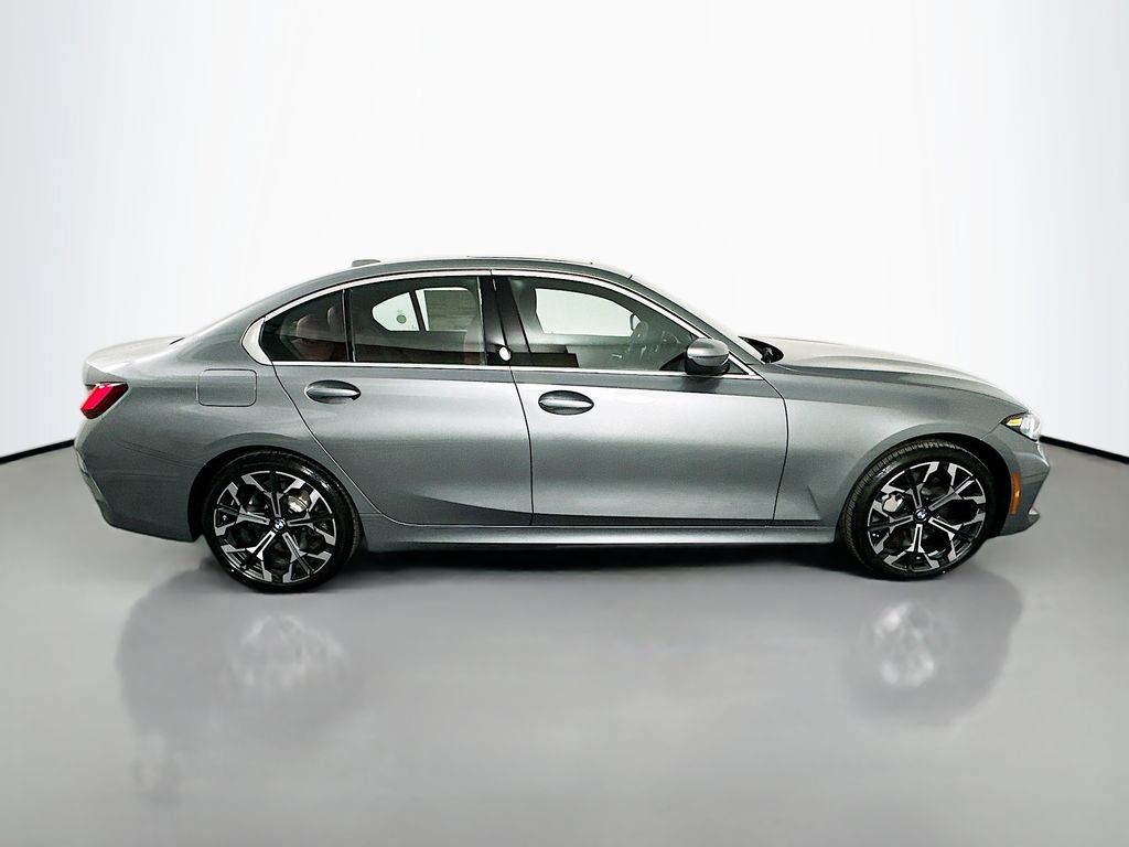 Thumbnail: 2026 BMW 3 Series - 4