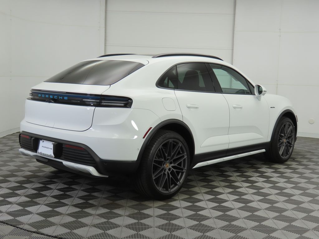 Thumbnail: 2025 Porsche Macan - 7