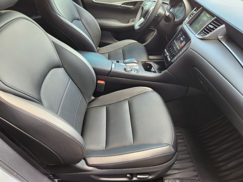 2023 INFINITI QX50 LUXE White at South Houston Nissan