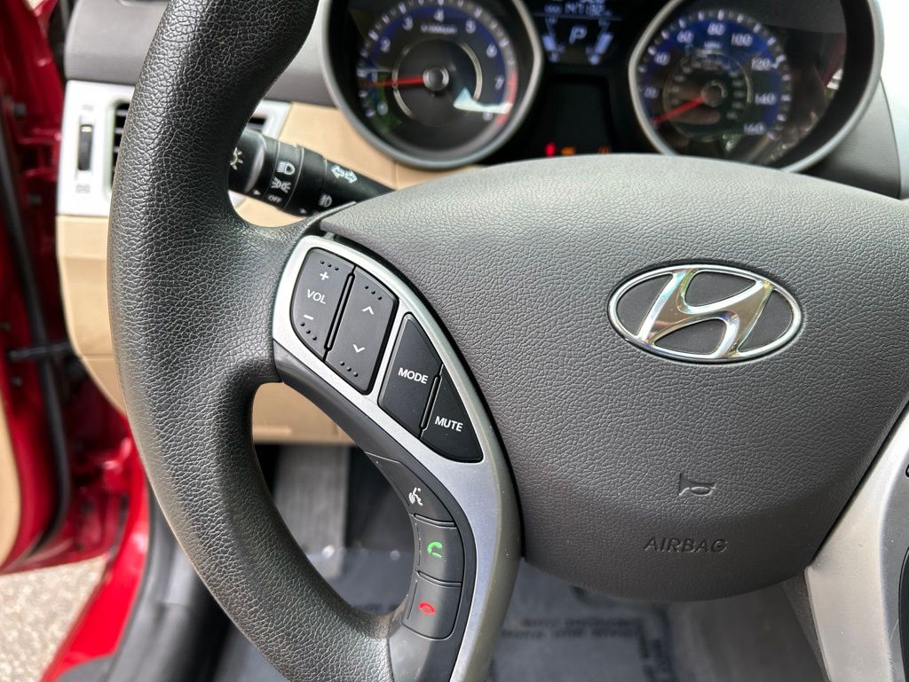Used 2012 Red Hyundai GLS image 19