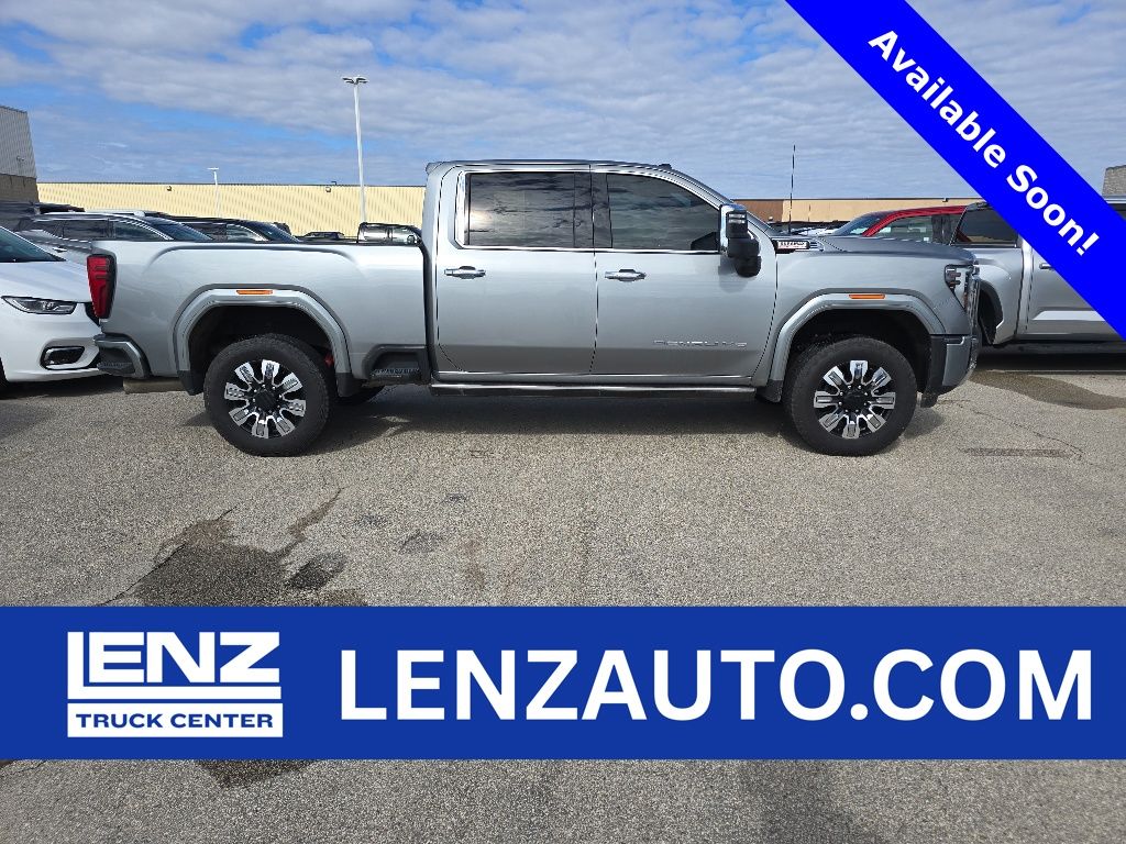2025 GMC Sierra 2500HD Denali Crew Cab 4WD