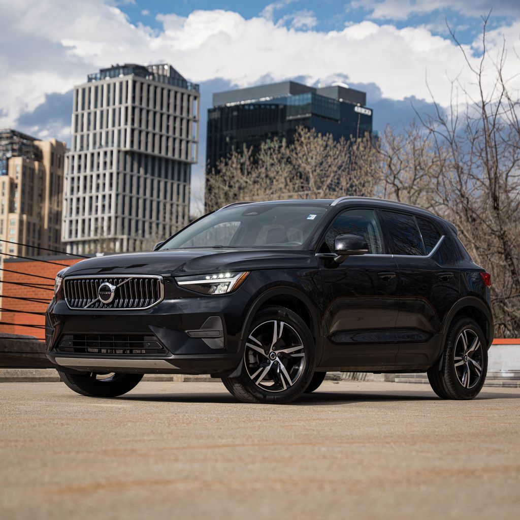 Black 2025 Volvo XC40 B5 Core Bright Theme AWD SUV / Crossover All-Wheel Drive Automatic