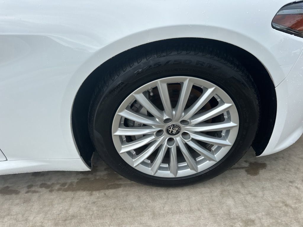 2022 Alfa White Alfa Romeo Giulia Sprint RWD Sedan