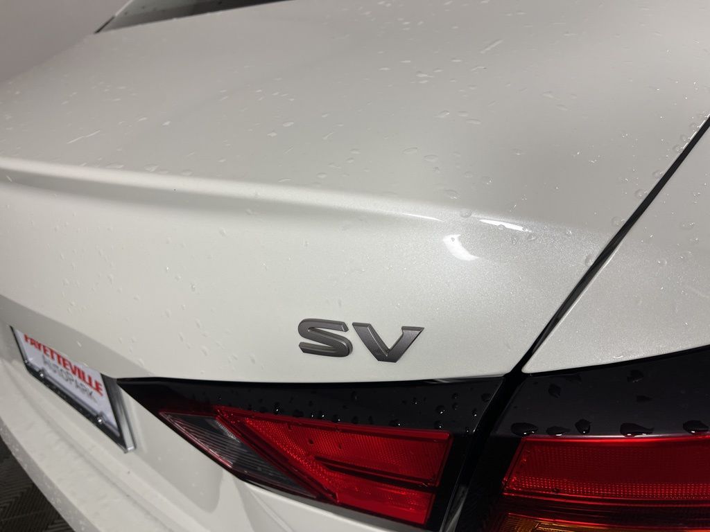 2023 Nissan Altima SV 16