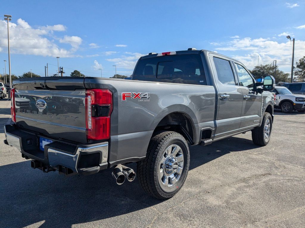 2026 Ford F-350 LARIAT