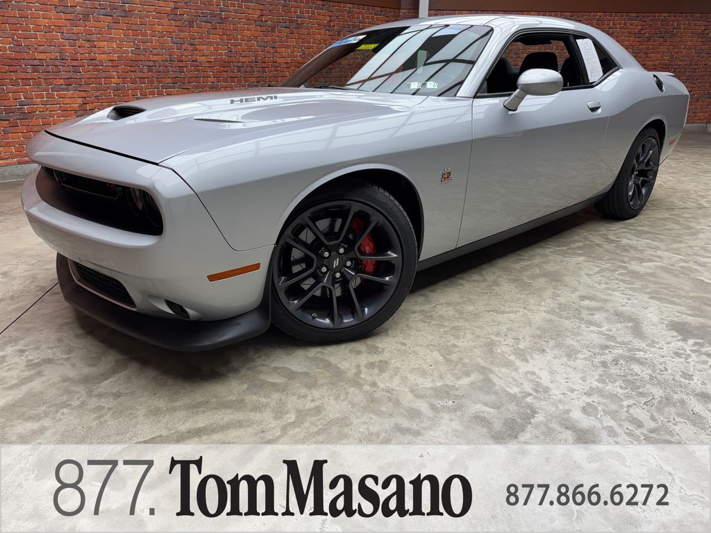 Triple Nickel Clearcoat 2021 Dodge Challenger Coupe Rear-Wheel Drive 6-Speed Manual