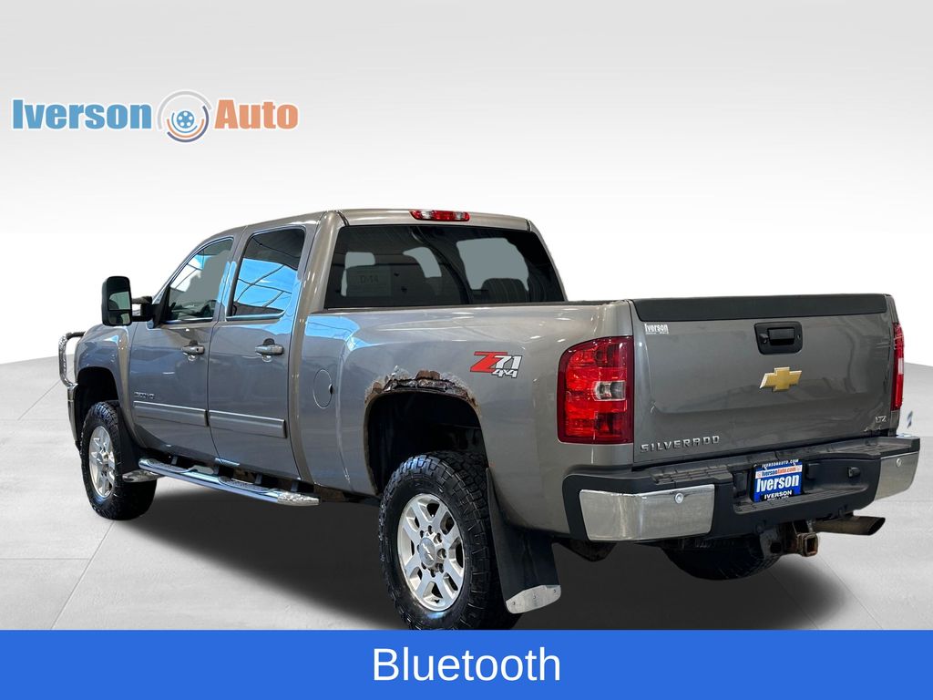 View vehicle photo 7
