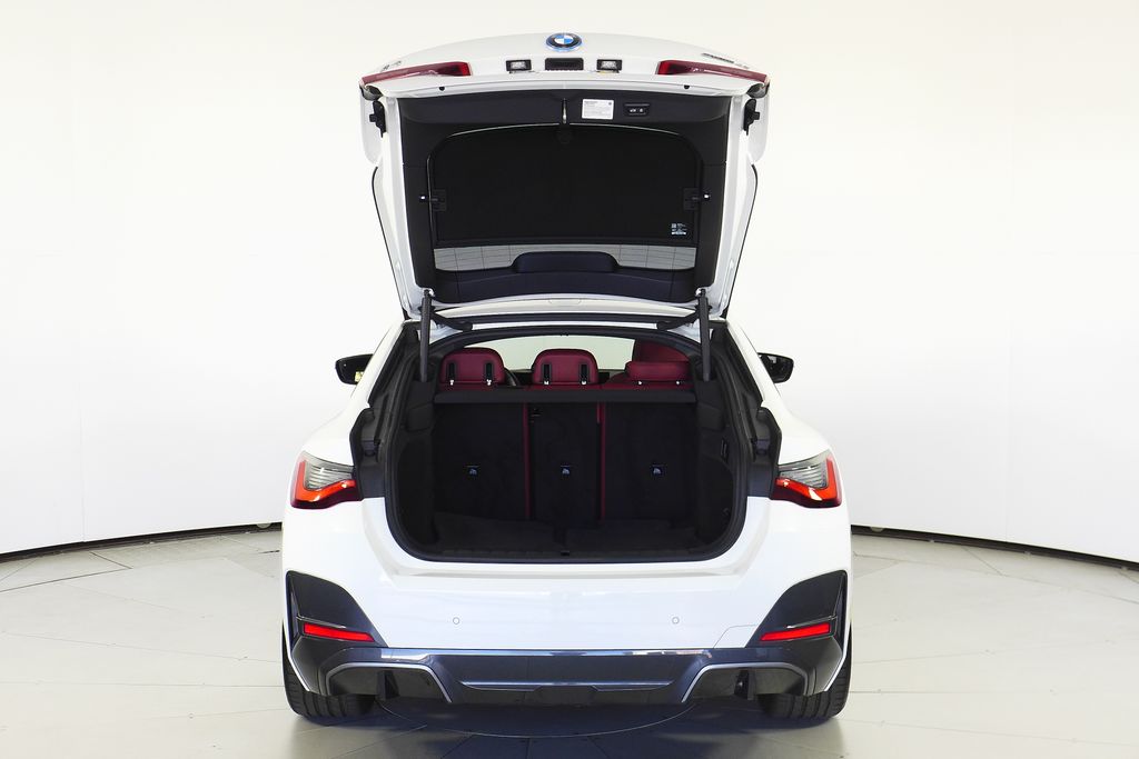 Thumbnail: 2023 BMW i4 - 10