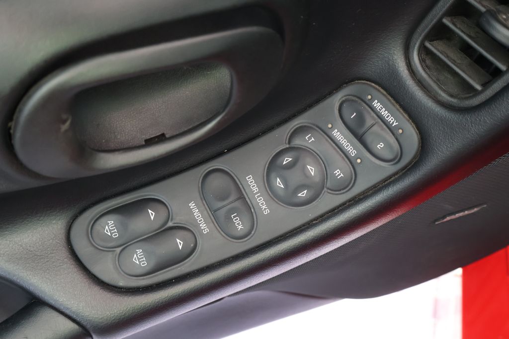 Thumbnail: 2001 Chevrolet Corvette - 15