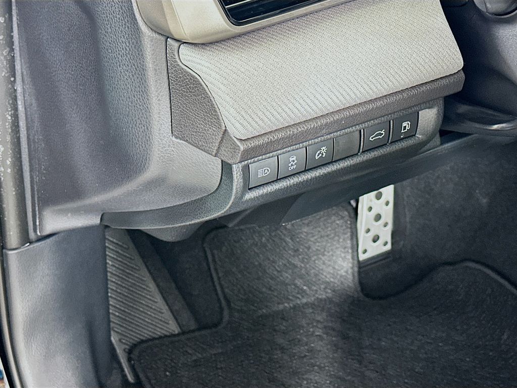 Thumbnail: 2025 Toyota Camry - 10