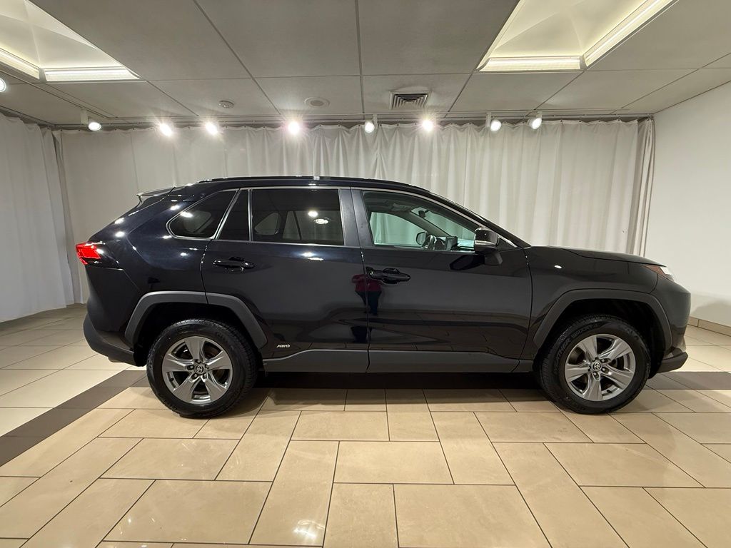 Thumbnail: 2022 Toyota RAV4 - 6