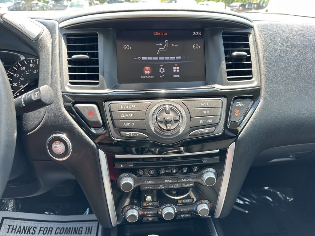 2017 Brilliant Silver Metallic Nissan Pathfinder SV FWD SUV