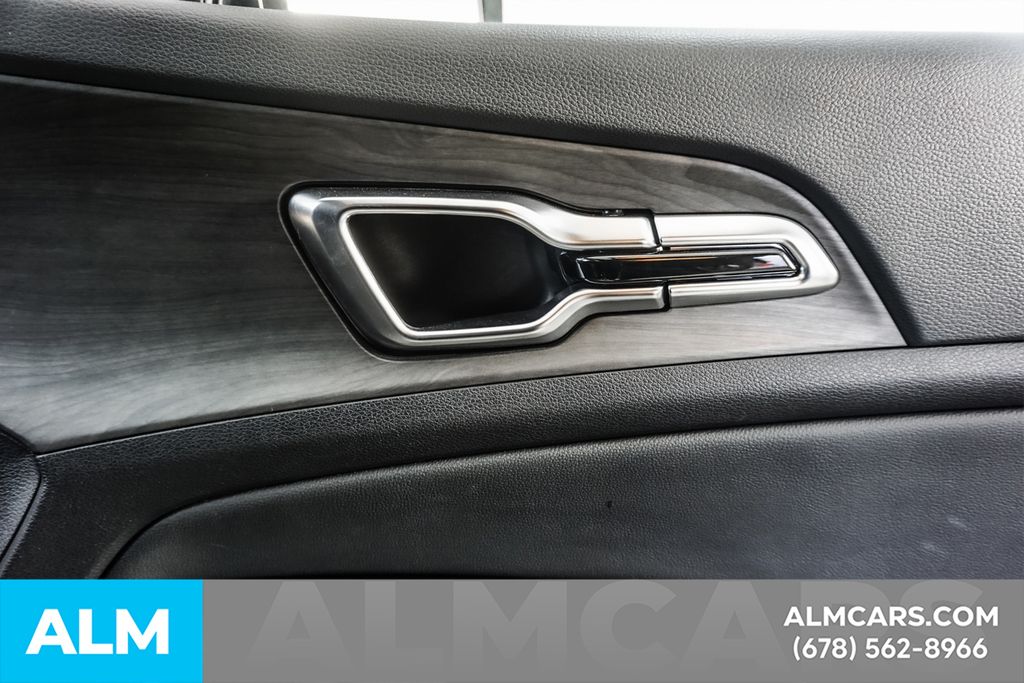 Used 2025 Black Kia X-Line image 47