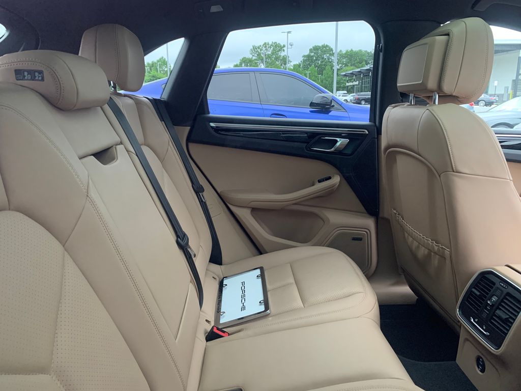 2024 Porsche Macan Base 9