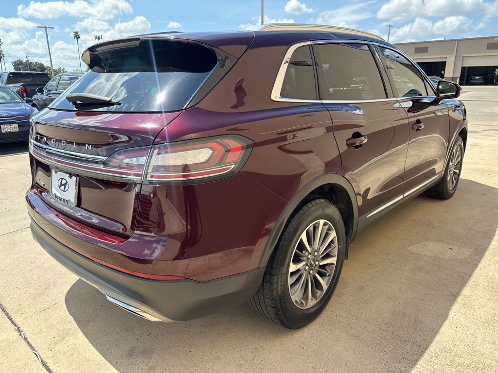 Thumbnail: 2021 Lincoln Nautilus - 4