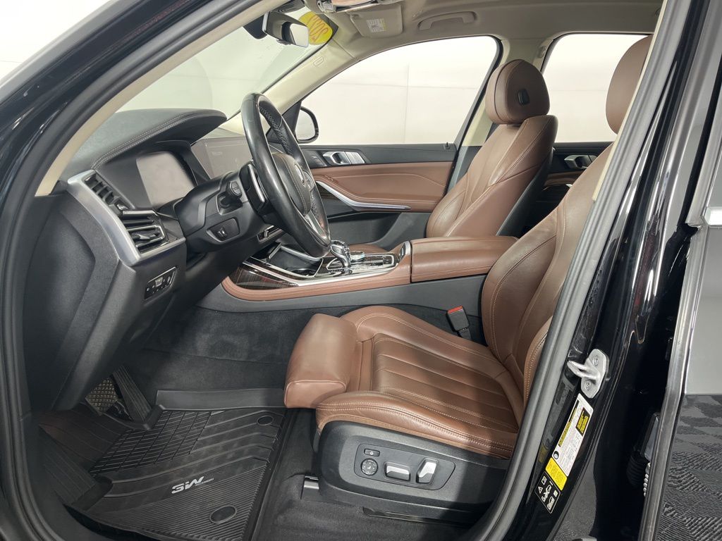 Thumbnail: 2022 BMW X7 - 27