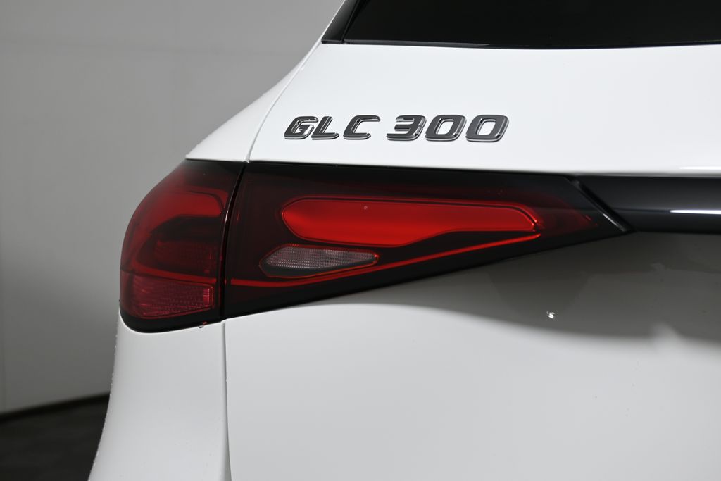 Thumbnail: 2026 Mercedes-Benz GLC - 12