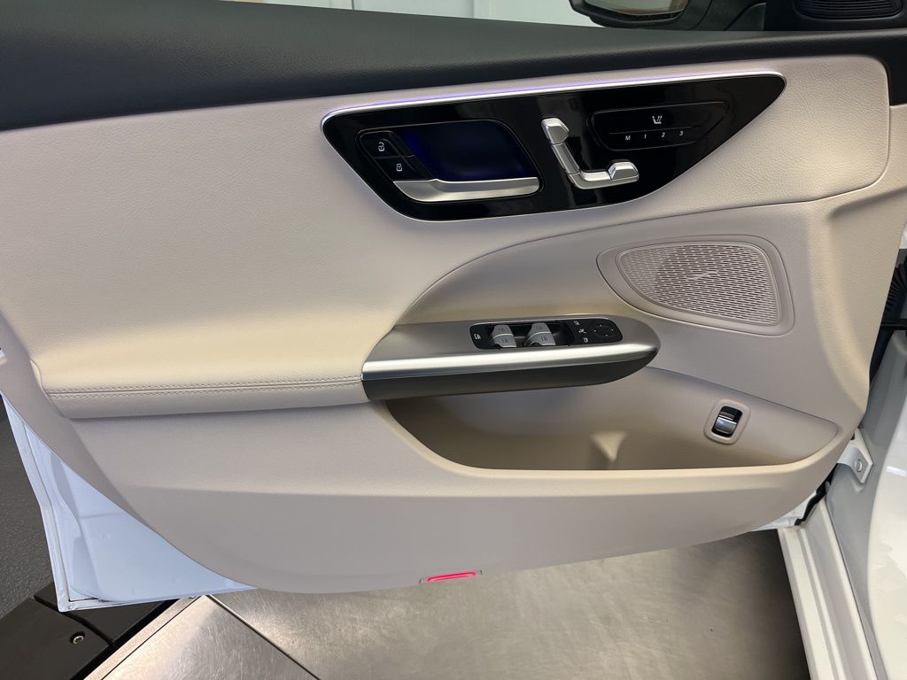 Thumbnail: 2025 Mercedes-Benz C-Class - 11