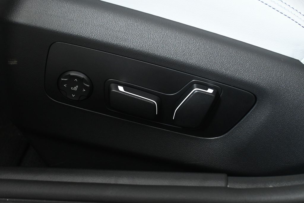 Thumbnail: 2026 BMW M5 - 27