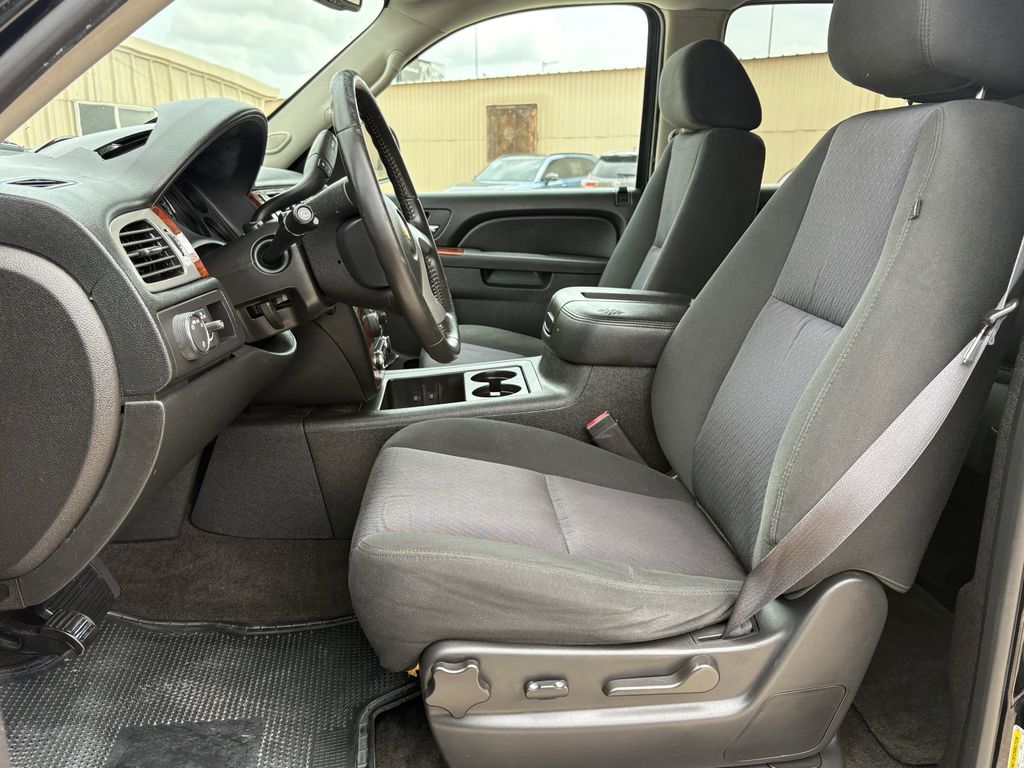 2014 Chevrolet Tahoe LS - 11