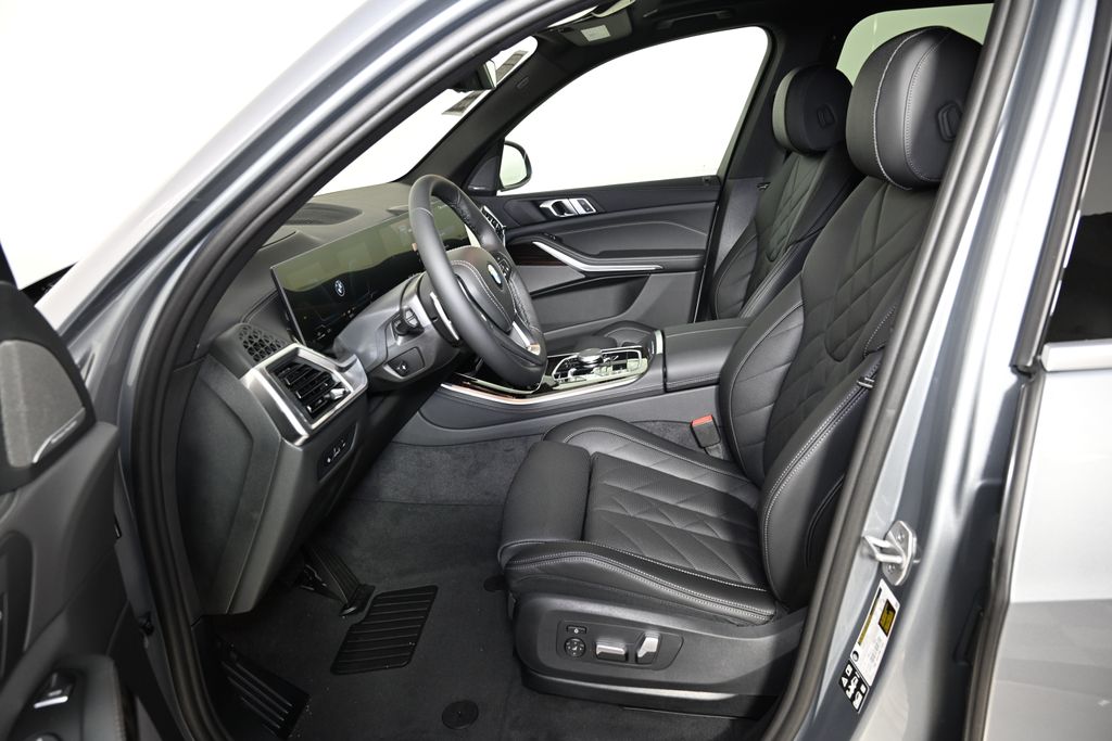 Thumbnail: 2026 BMW X5 - 14