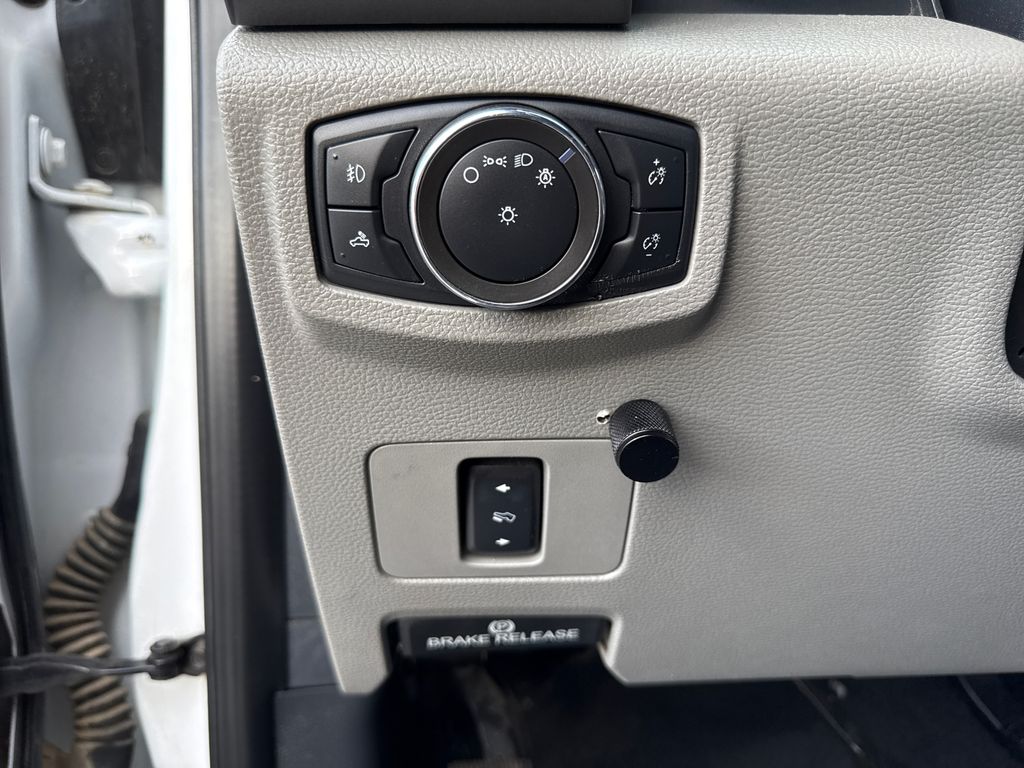 Used 2022 White Ford XLT image 14