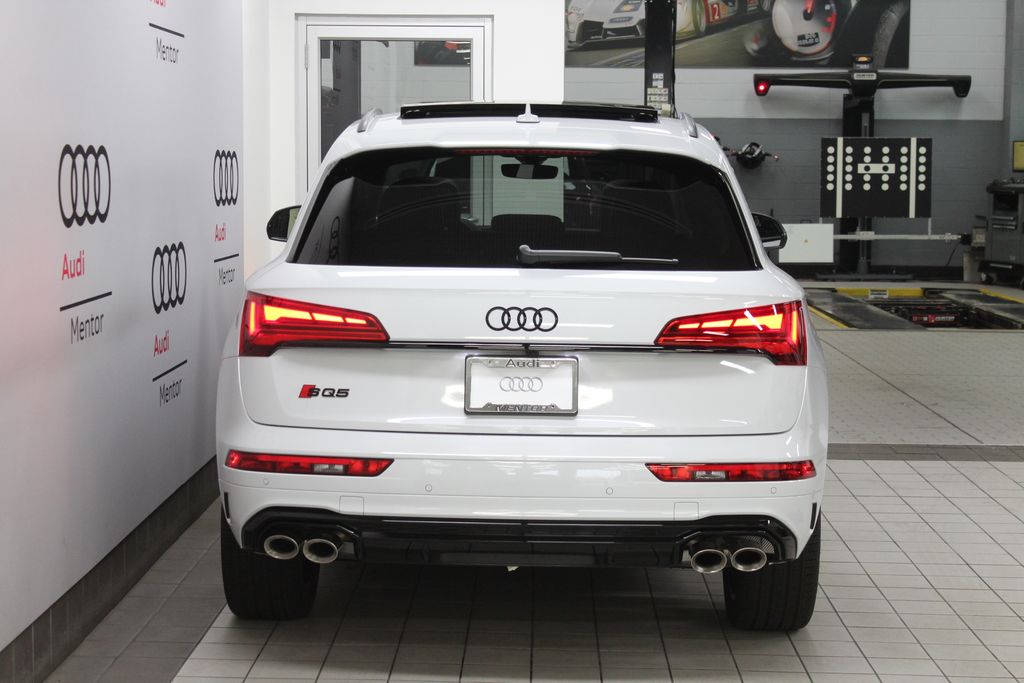 2025 Audi SQ5  5