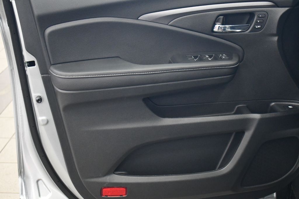 Thumbnail: 2026 Honda Ridgeline - 8