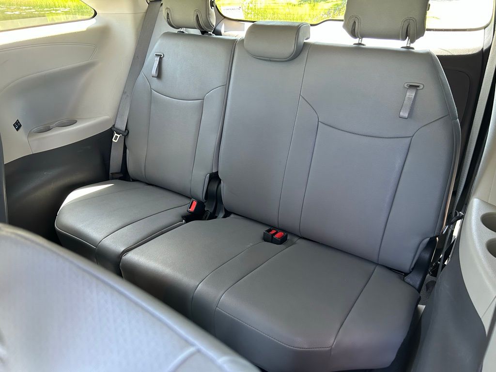 Thumbnail: 2024 Toyota Sienna - 13