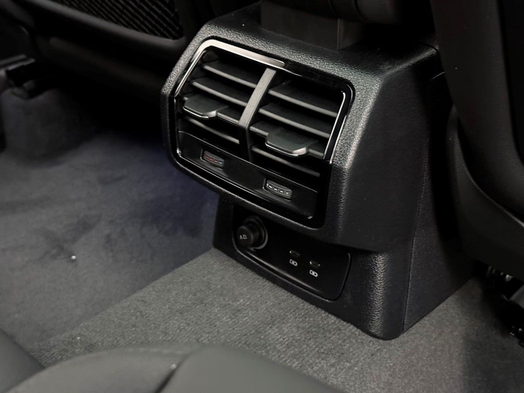 Thumbnail: 2025 Audi Q3 - 24