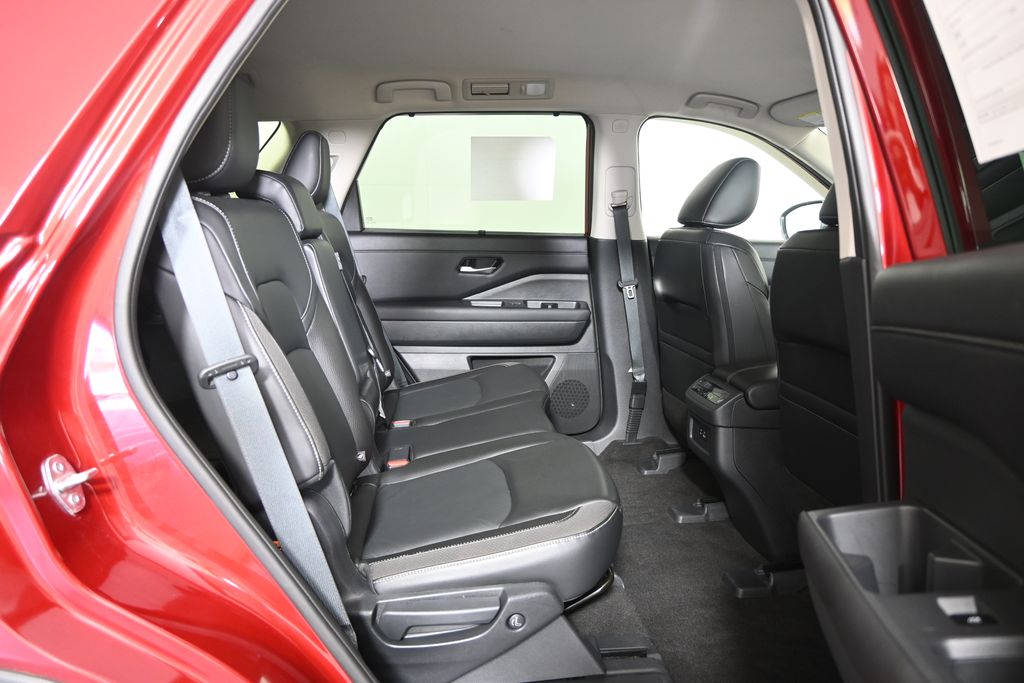 2023 Nissan Pathfinder SL - Photo 16