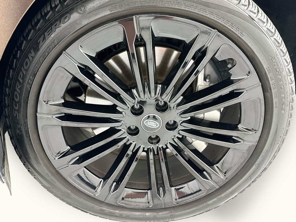 Thumbnail: 2024 Land Rover Range Rover - 29