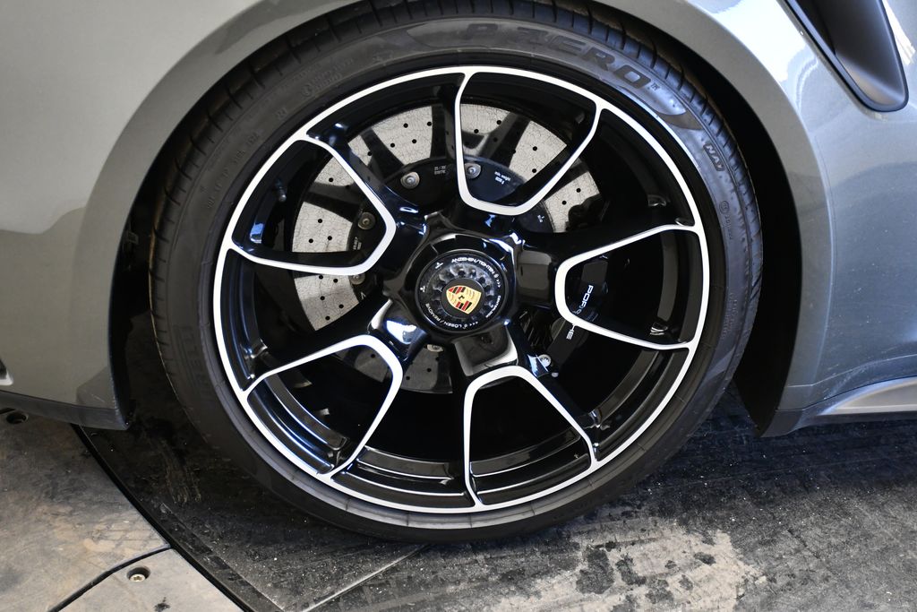 Thumbnail: 2022 Porsche 911 - 17
