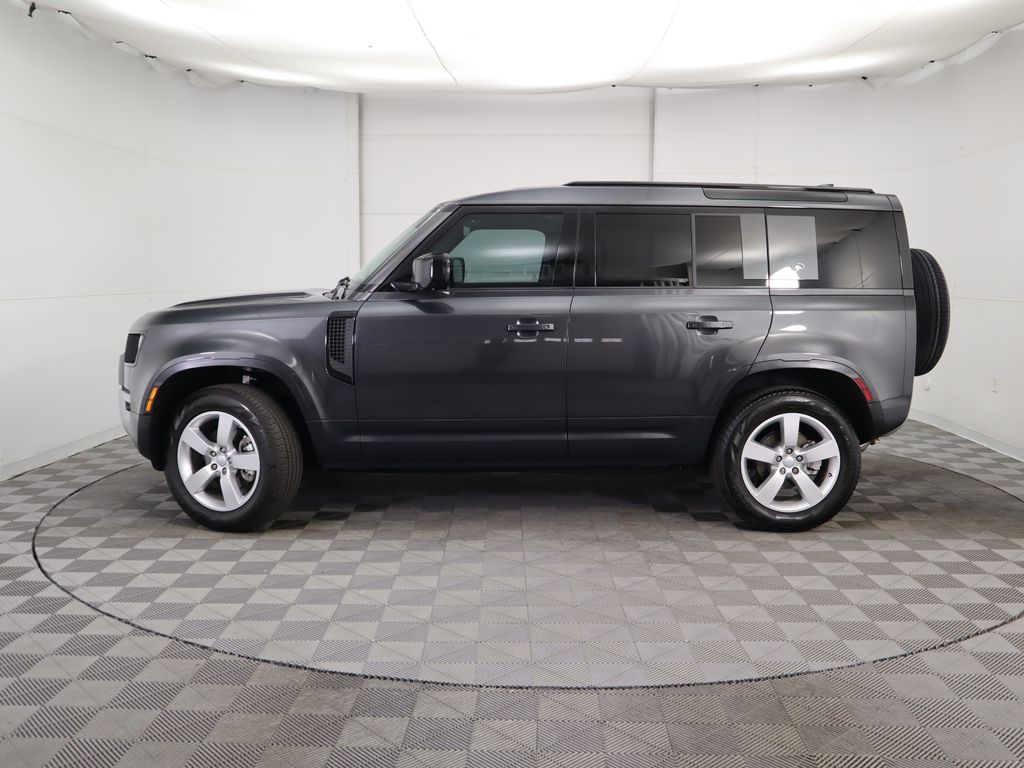 2024 Land Rover Defender 110 8