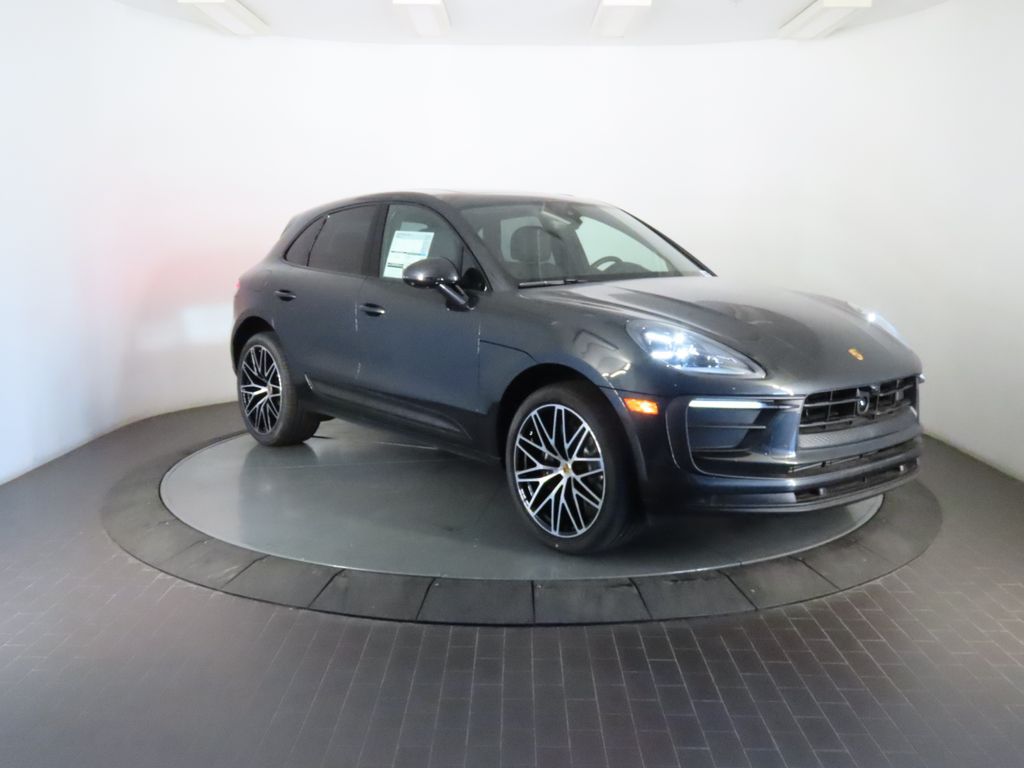 Thumbnail: 2026 Porsche Macan - 9