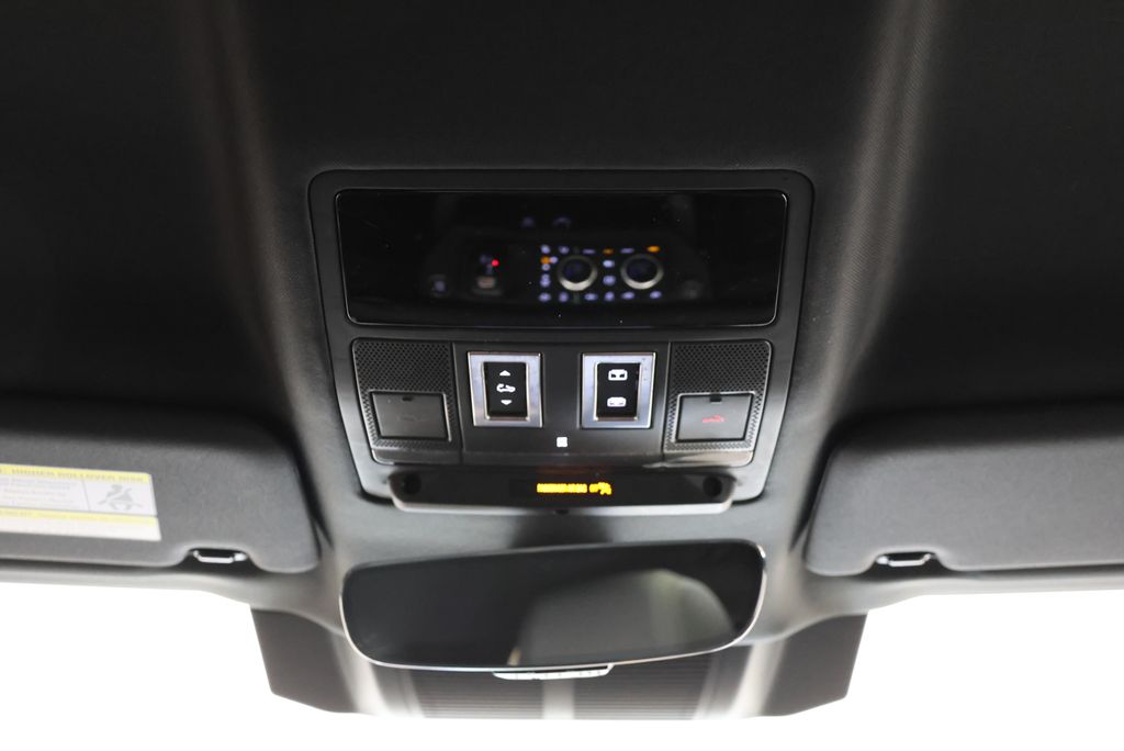 Thumbnail: 2023 Land Rover Defender - 14
