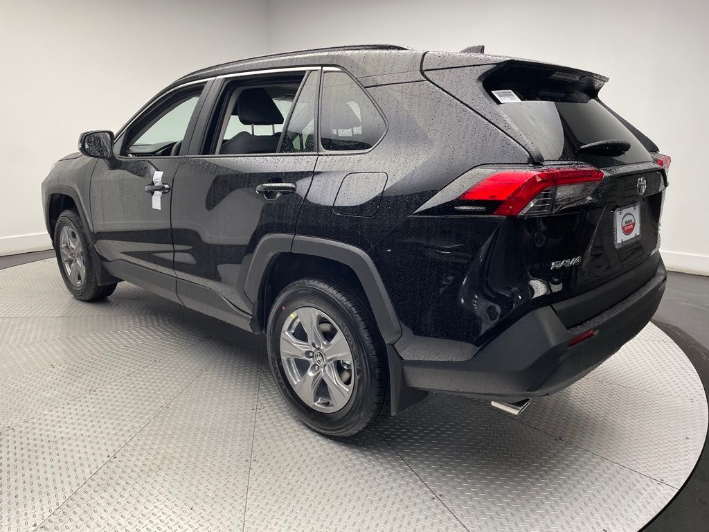 2025 Toyota RAV4 XLE 7