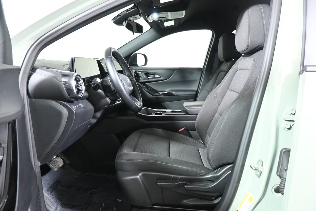 Thumbnail: 2026 Chevrolet Equinox - 3