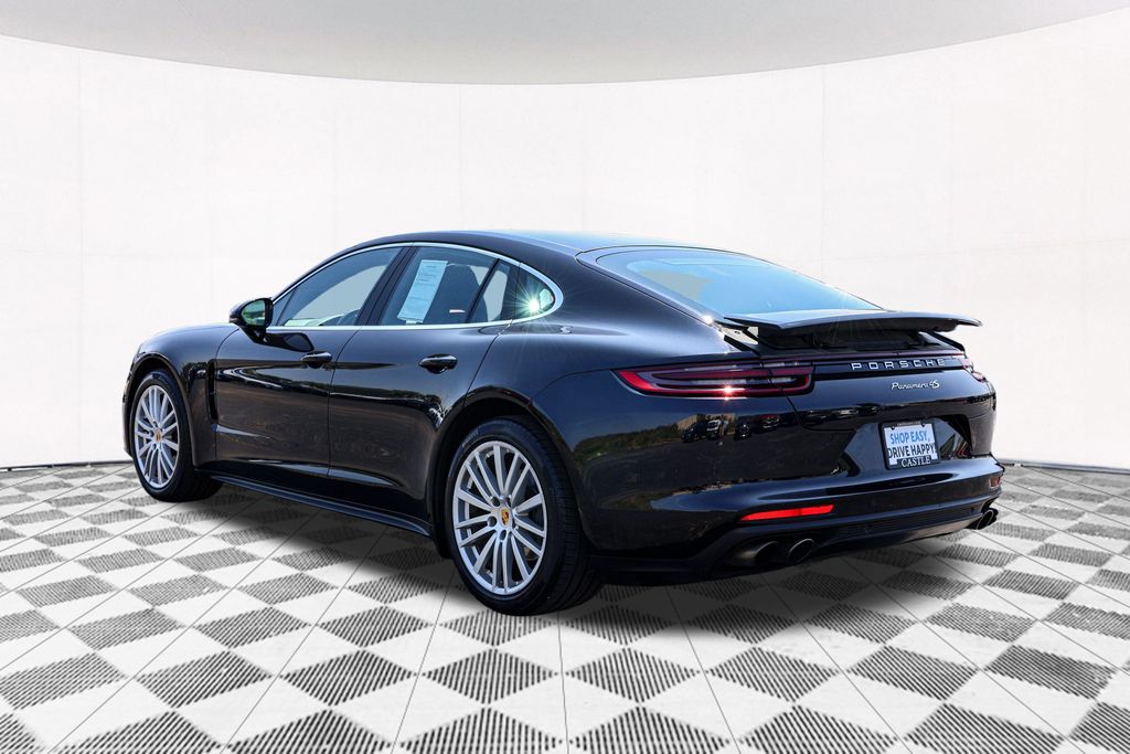 2017 Porsche Panamera 4S 9