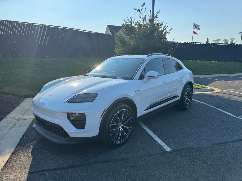 2024 Porsche Macan T -
                West Long Branch, NJ