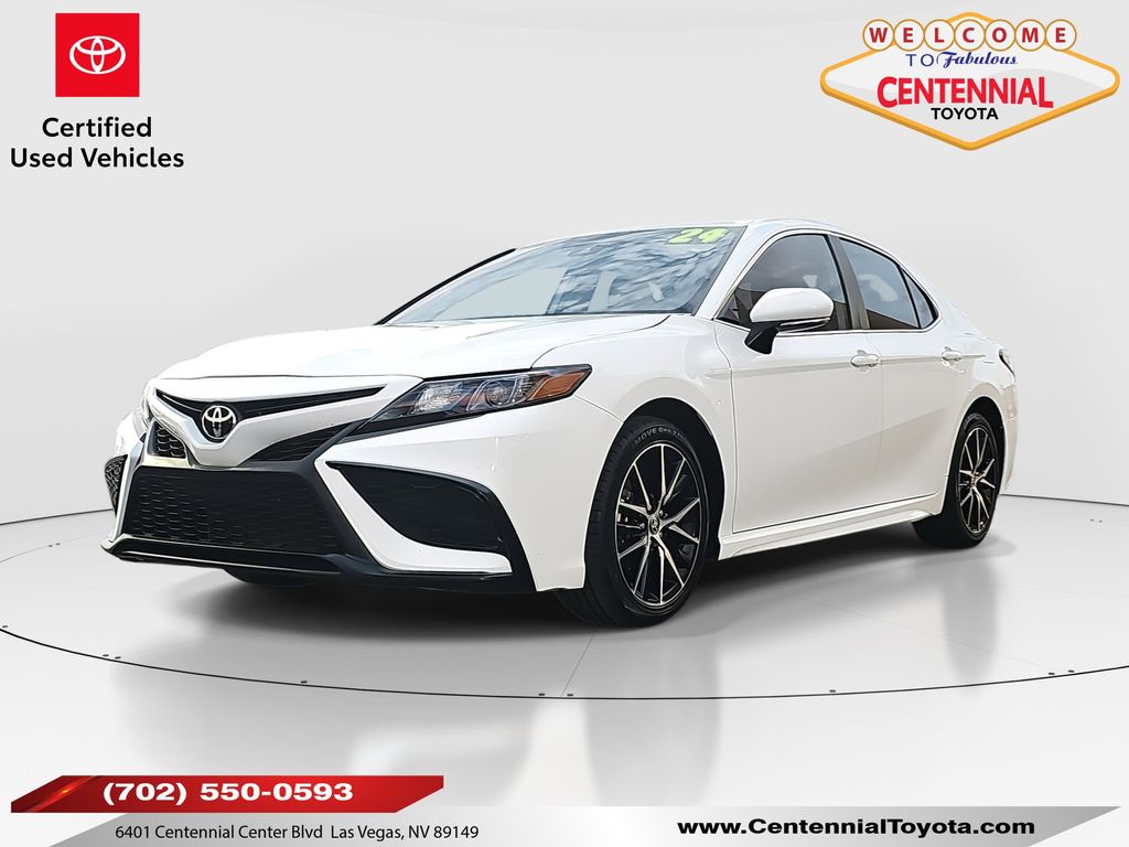 2024 Toyota Camry SE FWD