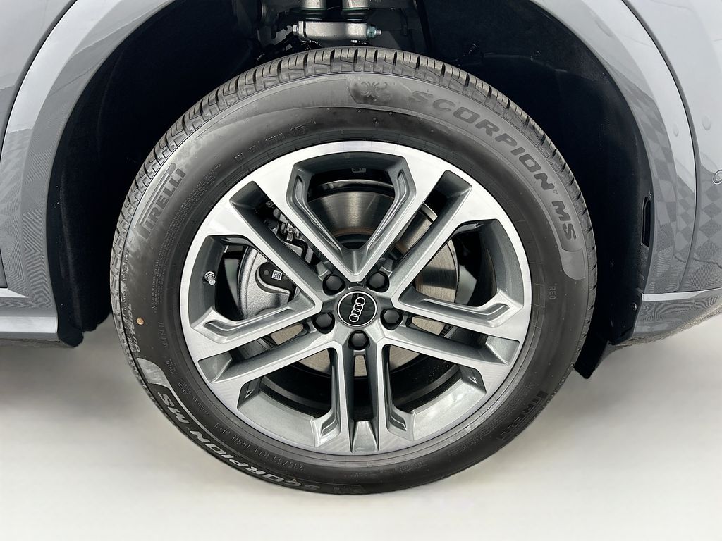 Thumbnail: 2025 Audi Q5 - 32