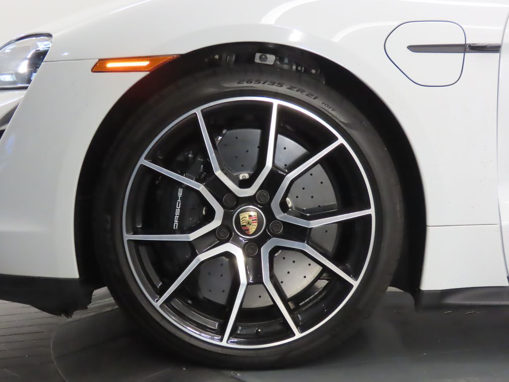 Thumbnail: 2023 Porsche Taycan - 11