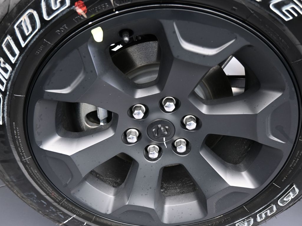 New 2026 Diamond Black Crystal Pearlcoat Ram Express image 36