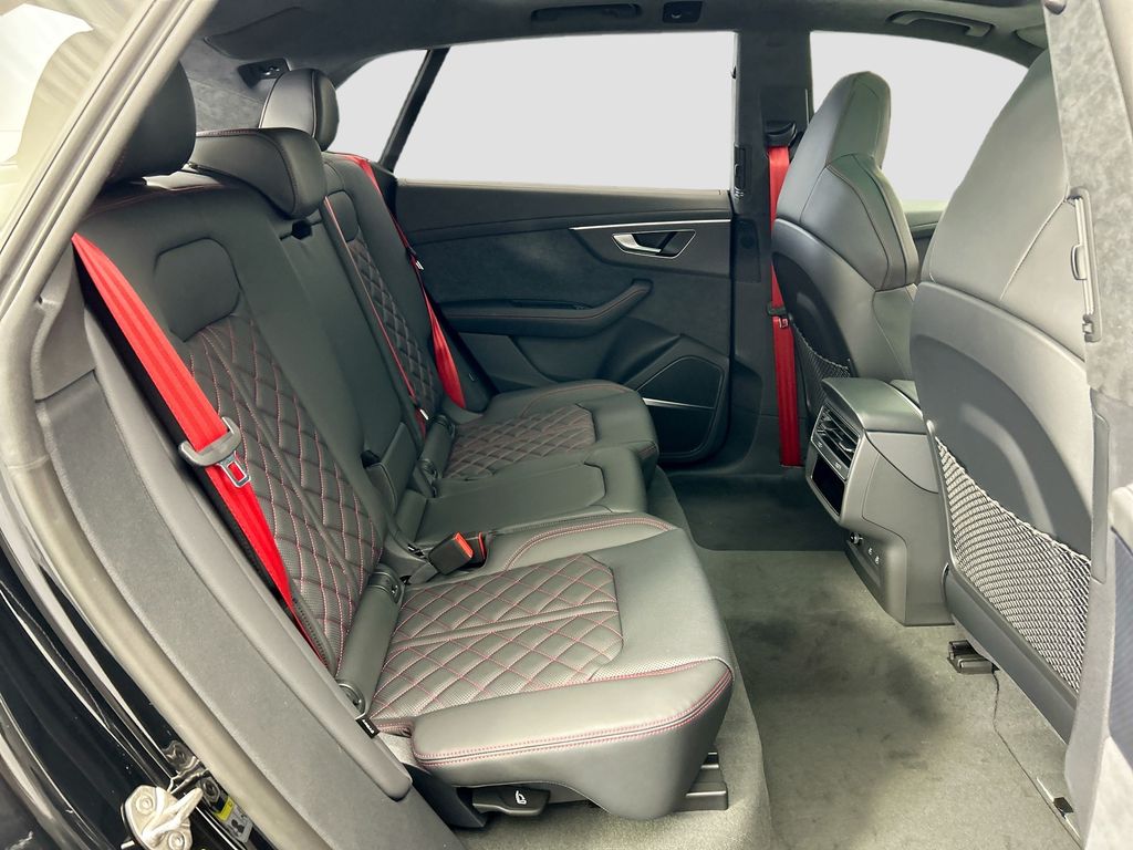 Thumbnail: 2026 Audi SQ8 - 21